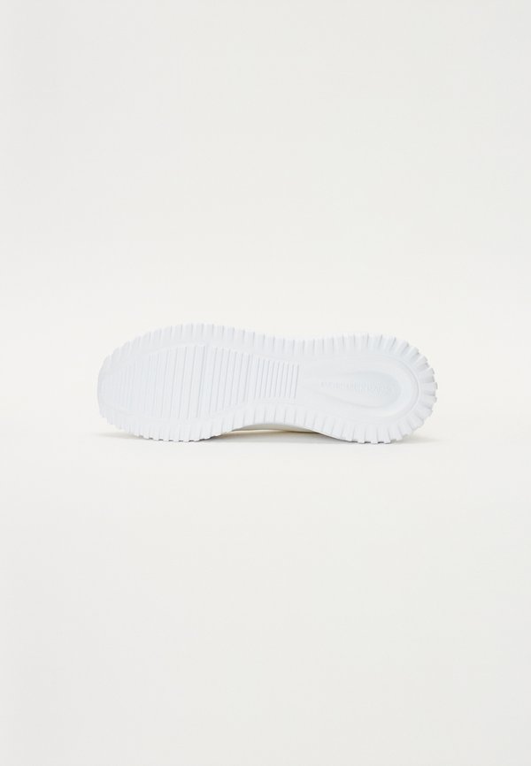 EVA RUNNER LOW LACE - Trainers2