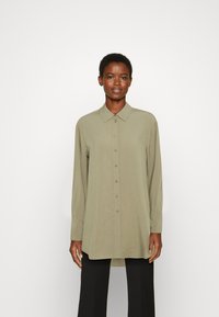 Lindex JANE - Blusa com botões - light khaki
