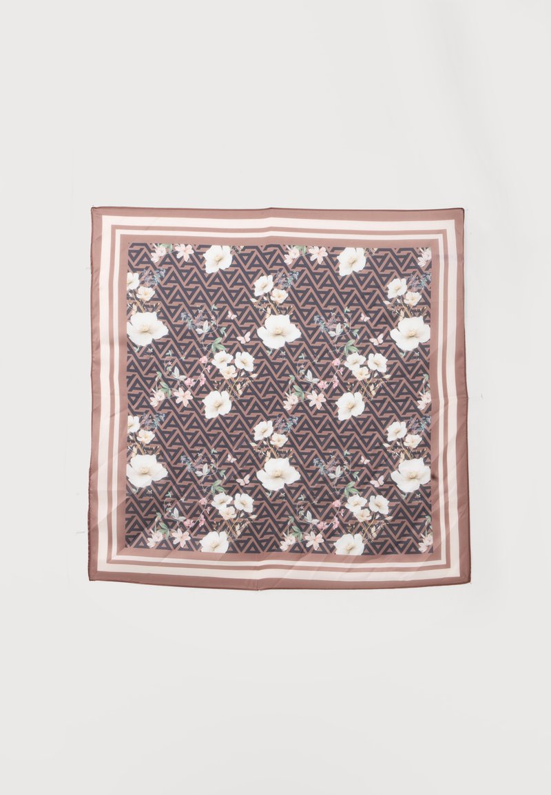 Foulard carré avec un motif géométrique marron et des motifs floraux blancs et roses dispersés, bordé de rayures marron clair et foncé alternées.