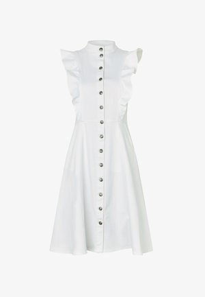 Hvid ærmeløs kjole med høj krave, knaplukning foran og flæsedetaljer langs skuldre og ærmegab.