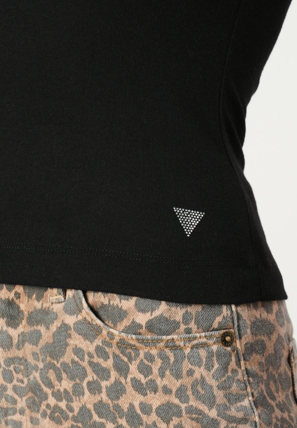 TINA - Basic T-shirt2