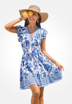 Cupshe, BREEZY BLUE FLORAL V-NECK SUNDRESS - Freizeitkleid - light blue white