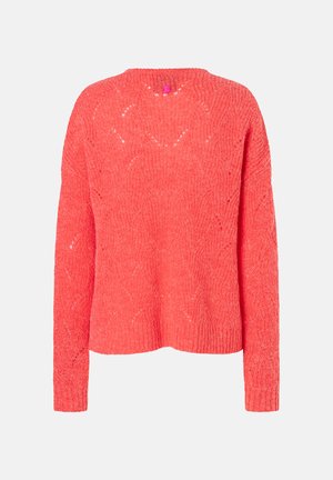 Korallfarbener Strickpullover mit lockerer Passform, gerippten Bündchen und einem strukturierten Muster mit durchbrochenen Details am Ausschnitt und am Körper.