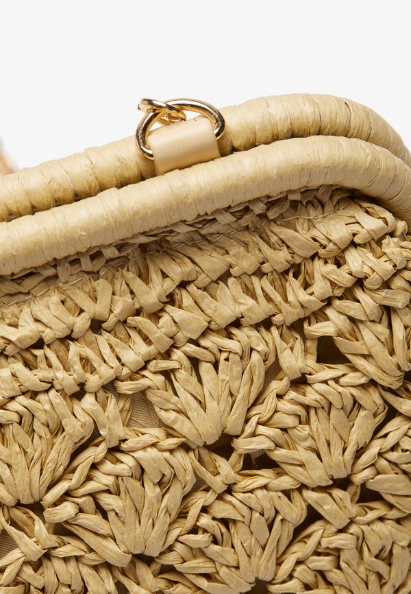 AWH-LLSP18581 - Clutch - straw2