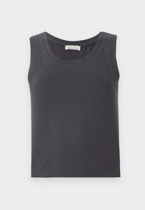 Canottiera grigia scura realizzata in morbido cotone, con scollatura rotonda e spalline larghe. Design semplice senza motivi o decorazioni visibili.