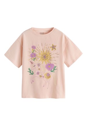 Hellrosa kurzärmeliges Hemd mit besticktem Einhorn, lila Blumen, goldenem Sonnen- und Sternenmotiv auf der Vorderseite.