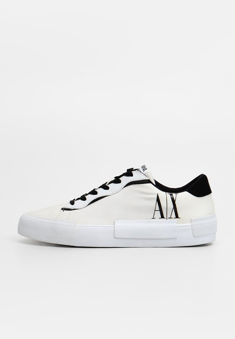 Armani Exchange Sneakers laag crème Armani Exchange Sneakers laag crème