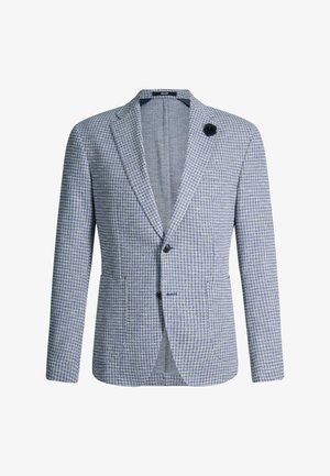 Blazer monopetto azzurro chiaro e bianco a motivo pied de poule con due bottoni, rever a bavero, tasche frontali e spilla a forma di fiore scuro sul rever.