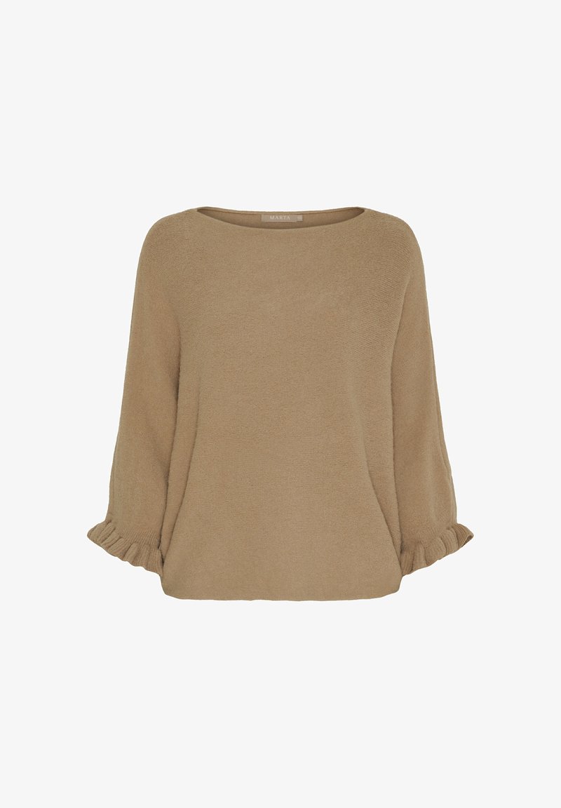 Blød beige sweater med bred rund halsudskæring og 3/4-lange ærmer afsluttet med delikate flæsekantede manchetter, vist på en hvid baggrund.