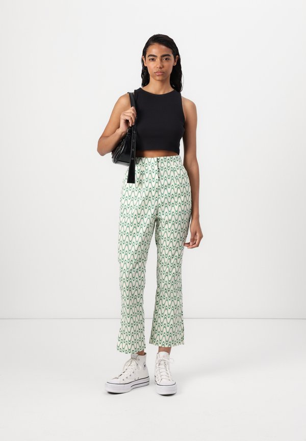 SIDE SPLIT HIGH WAISTED FLARES - Trousers3