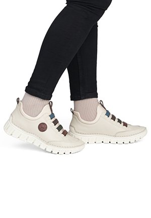 Rieker, RIEKER SLIPPER 57550 - Chaussons - beige