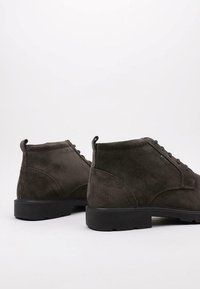 IMAC Botines con cordones - brown