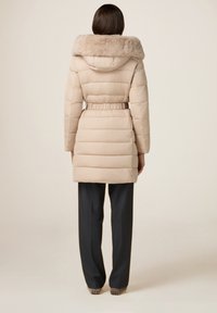Oltre MIDI E BORDO PELOSO - Wintermantel - beige