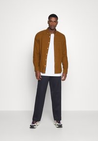 Only & Sons ONSNIKO LIFE SHIRT - Chemise - monks robe