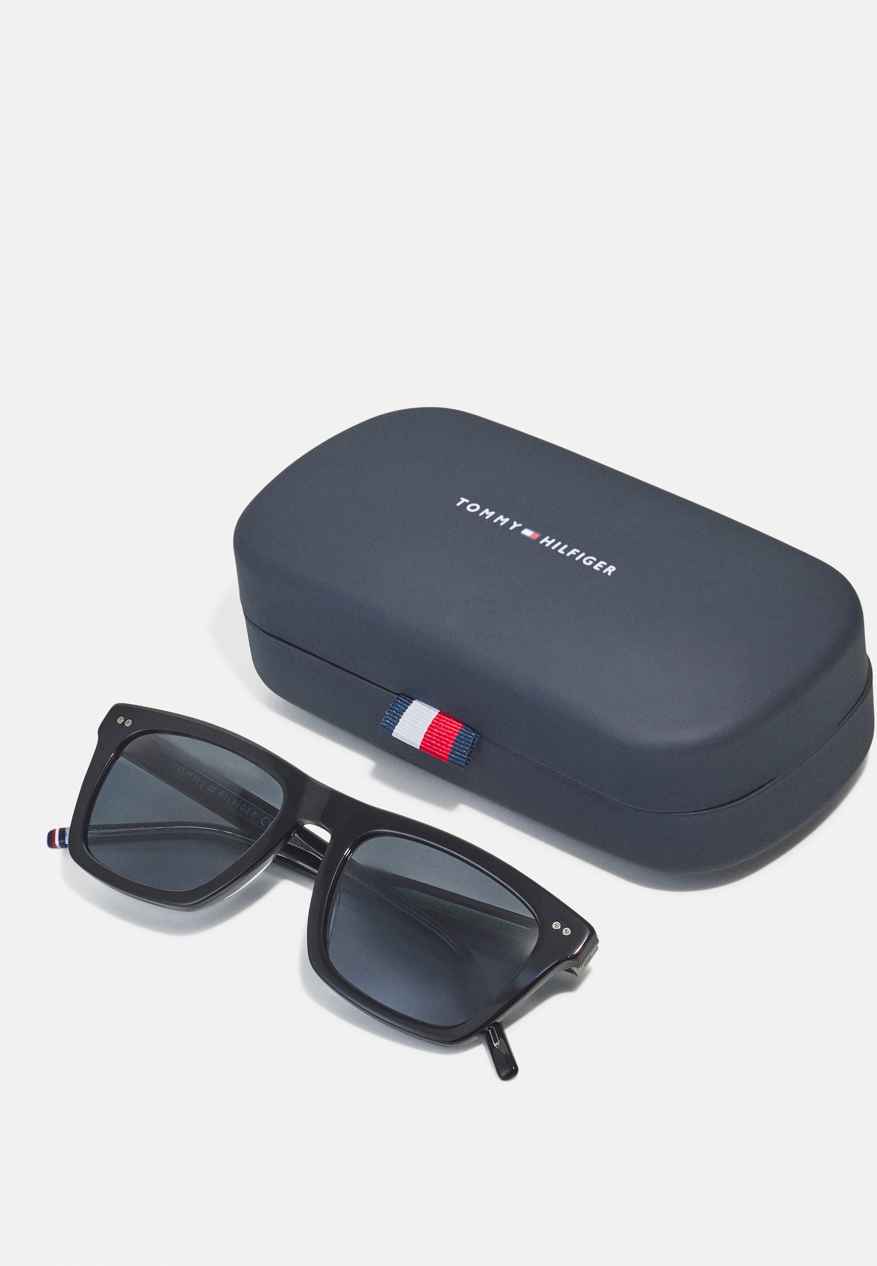 tommy hilfigure sunglasses