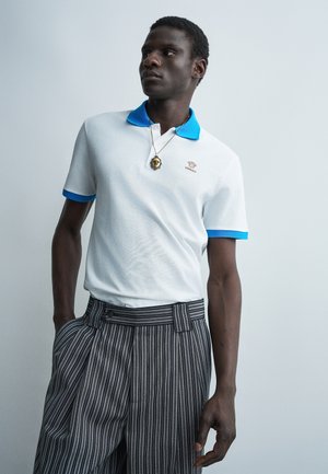 Versace LOGO AND MEDUSA EMBROIDERY - Πόλο - white/azure blue