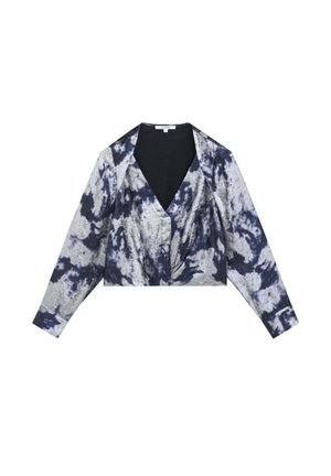 Giacca crop in tessuto argento con motivo astratto blu navy. Caratterizzata da maniche lunghe e scollatura a V profonda, con una texture sottile e un design elegante.