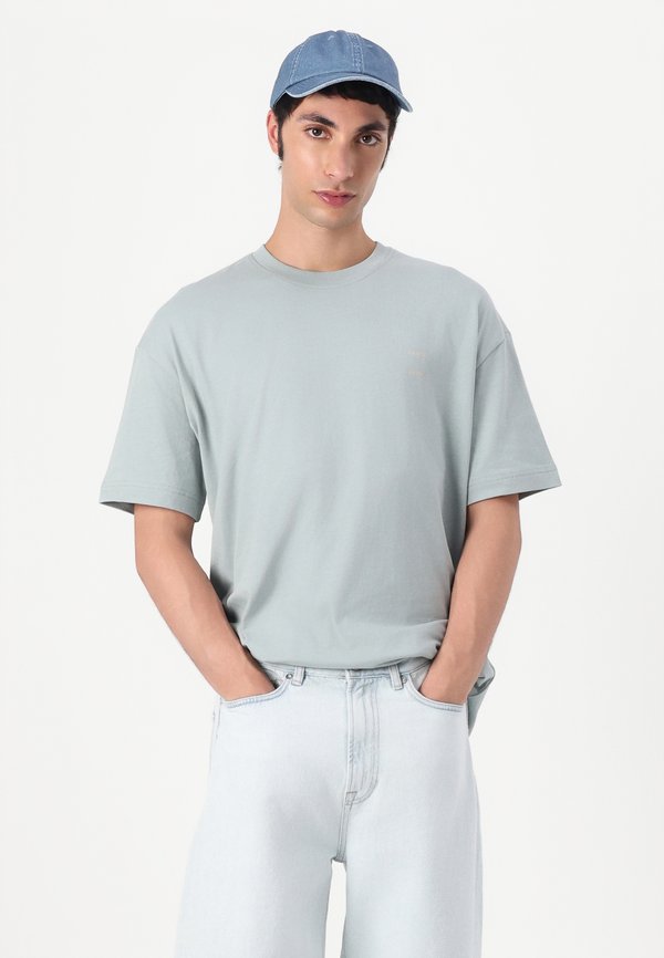 ROGER  - Denim shorts - surf spray2