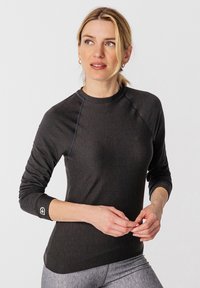 Unausgewählt, Black