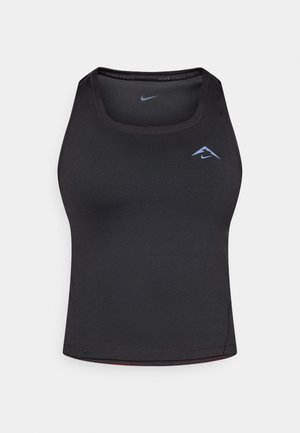 Top deportivo negro sin mangas con cuello redondo, hecho de tela elástica. Presenta un pequeño logo azul en el pecho y un corte ajustado.