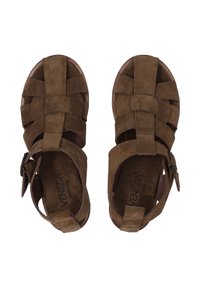 Braune Wildledersandalen mit geflochtenem Riemendesign, offener Zehenbereich, Knöchelriemen mit Schnalle und gepolstertem Fußbett, gekennzeichnet "VENEZIA, Made in Italy."