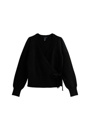 Pull noir enroulé en maille douce, avec un décolleté en V profond, des manches longues et un détail à nouer à la taille.