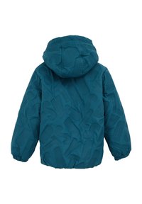 Chaquetón de plumón en color teal con un patrón texturizado de letras sobredimensionadas. Incluye capucha y puños elásticos para un ajuste ceñido. Material suave.