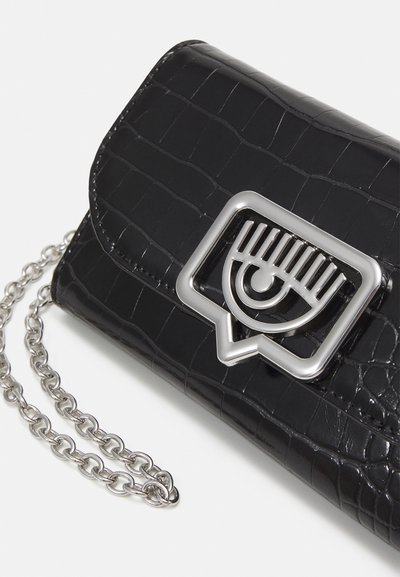 CHIARA FERRAGNI Handyhülle - black