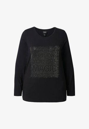 Schwarzes Langarm-T-Shirt mit einem strukturierten Strass-Graphic, das in fetten Buchstaben mittig auf der Vorderseite "DARLING YOU ARE MAGIC" liest.