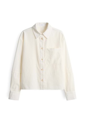 Koszula z długim rękawem w kolorze off-white, zapinana na guziki, z wyrazistym kołnierzykiem, pojedynczą kieszenią na piersi oraz szerokimi mankietami.