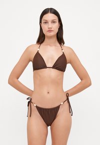 Abercrombie & Fitch Beaded Halter String Triangle Bikini Top - Bikiniöverdel - chicory coffee