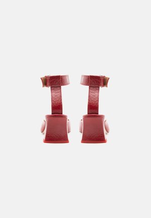 Poradie 14: MIISTA - QORI ANKLE STRAP - Klasické lodičky na opätku