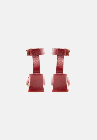 MIISTA QORI ANKLE STRAP - Κλασικές γόβες - red