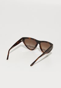 Guess Occhiali da sole - dark havana/brown
