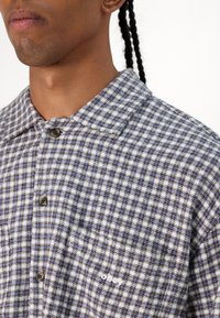 Obey Clothing BIGWIG RADIO  - Shirt - unbleached multi