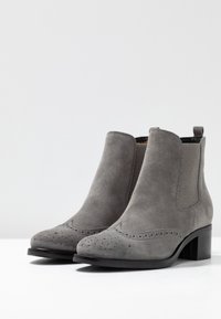 Pier One Botines bajos - grey