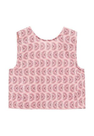 Mouwloze top in lichtroze stof met een herhaald hartpatroon in donkerder roze. Ronde halslijn, losse pasvorm, zachte textuur.