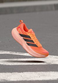 Δεν επιλέχθηκε, lucid orange/silver-coloured metallic/lucid red