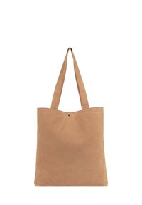 Borsa tote in camoscio color cuoio con due manici a tracolla, una texture liscia, bordo superiore arrotondato e una piccola chiusura a scatto in argento sul davanti.