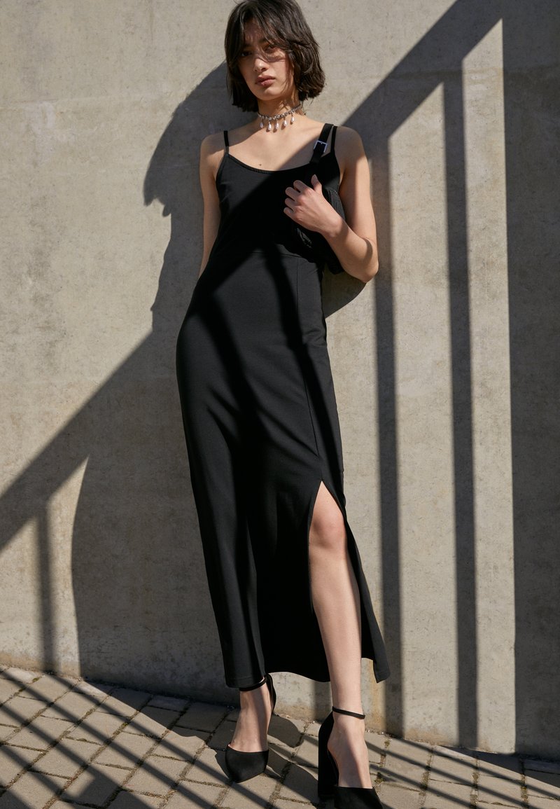 Damen Kleider | Even&Odd Maxikleidblack/schwarz - RQ23112 Damen Kleider | Even&Odd Maxikleidblack/schwarz - RQ23112