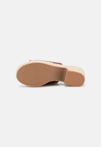 Anna Field Wide Fit WIDE FIT - Mules de salto - cognac