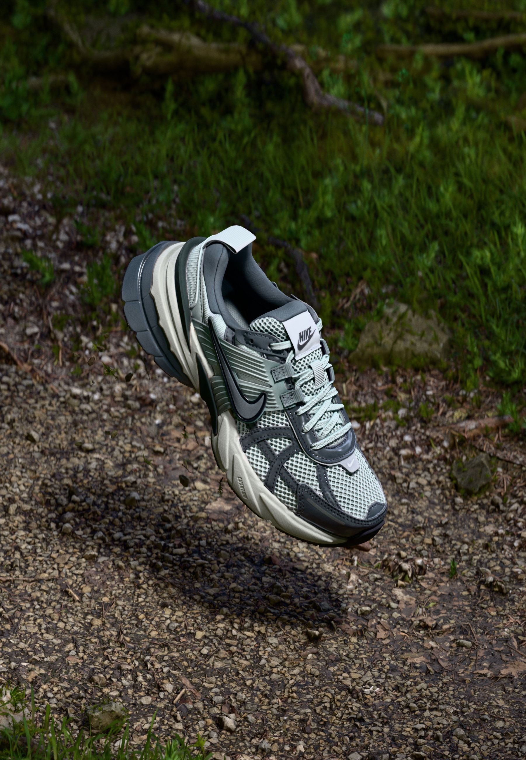 ★NIKE★Nike V2K Run Pure Platinum Wolf Grey★送料・関税込★ Buty damskie Nike W V2K Run Pure Platinum/ Chrome-Platinum