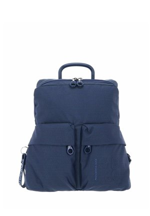 Sac à dos bleu marine texturé avec deux poches frontales zippées, poignée supérieure et deux curseurs sur le compartiment principal.