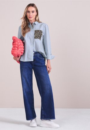 GESTREIFTE - Chemisier - blau