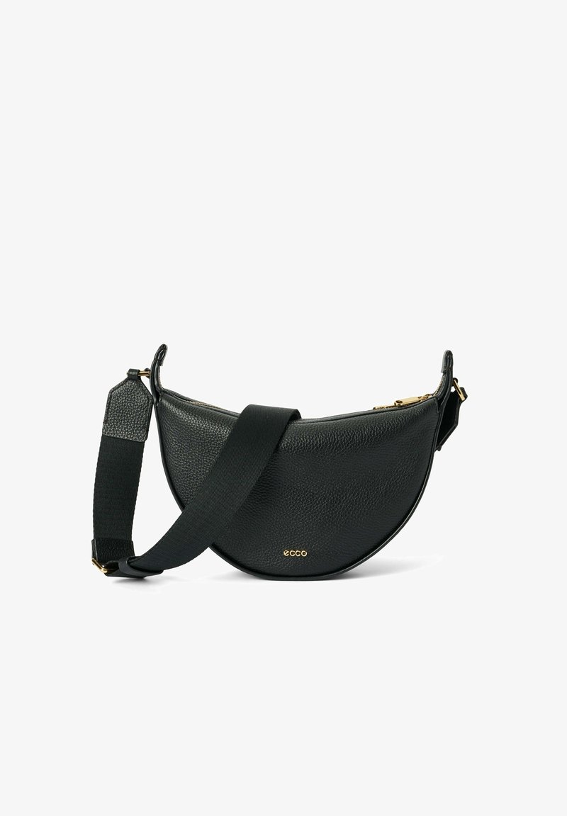 Borsa a tracolla in pelle nera a forma di mezza luna, superficie testurizzata, tracolla regolabile e dettagli in oro. Chiusura con cerniera nella parte superiore.