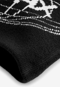 Next EDIT - REGULAR FIT - Muts - black