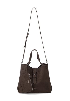 Donkere bruine suède shopper met korte handvatten, verstelbare lange schouderriem, voorste gesp en bijpassend, vastgemaakt ritstasje.