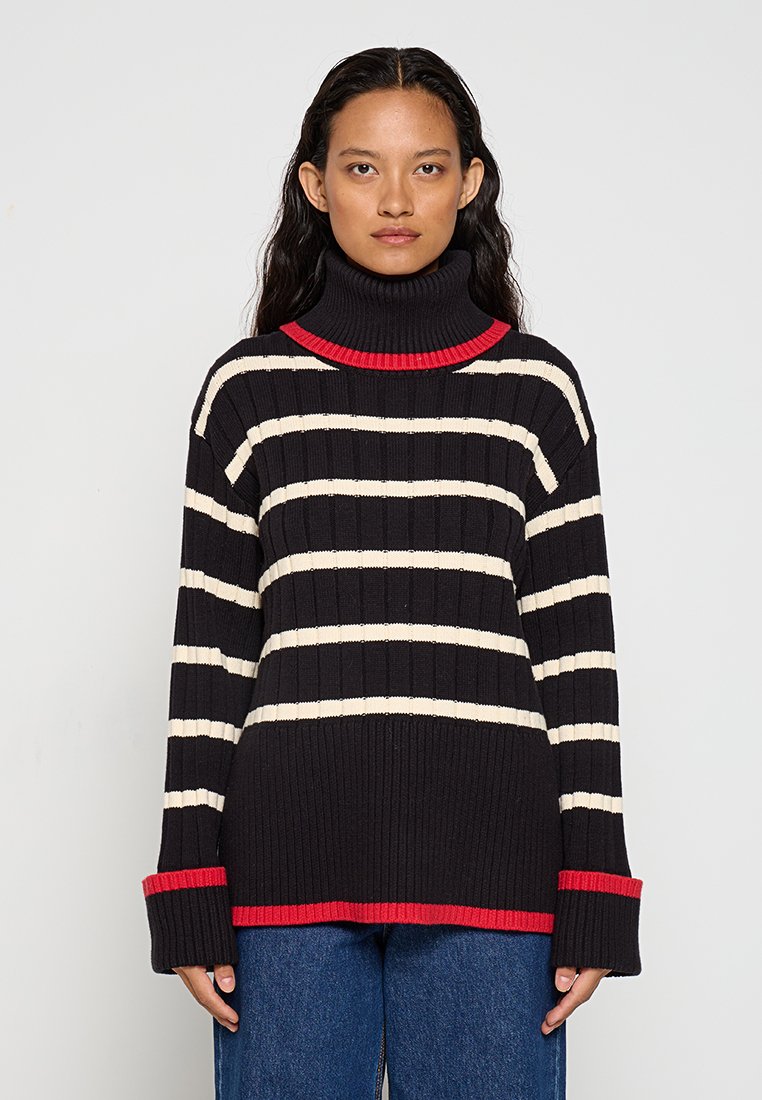 Soaked in Luxury Trui zwart