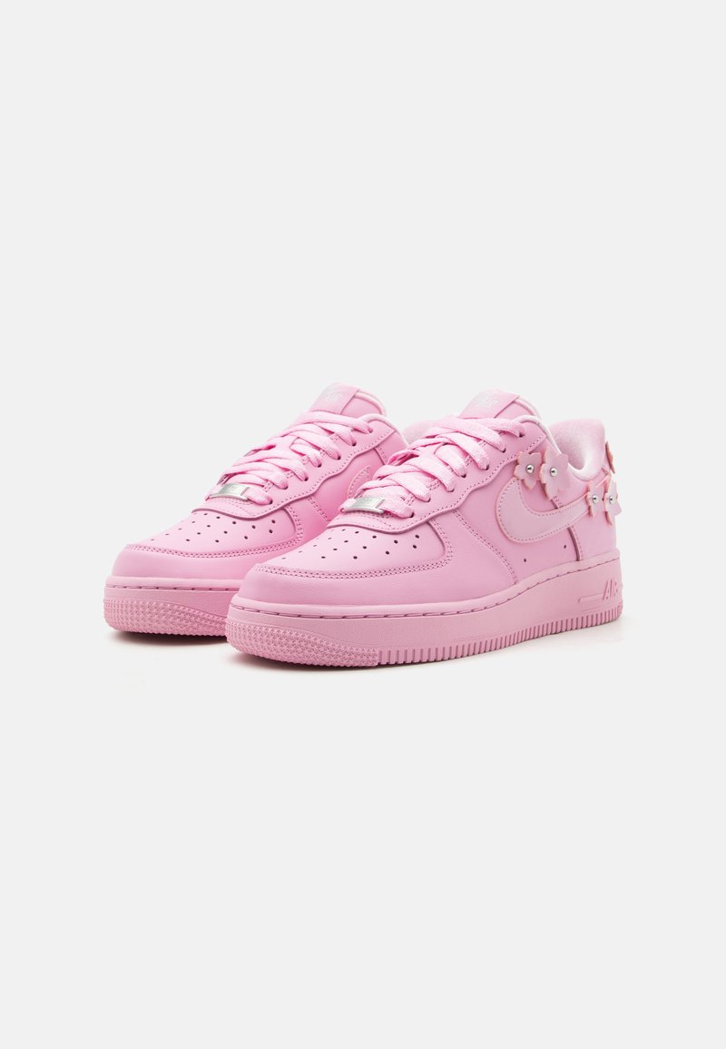 pink swoosh nike air force lyserod