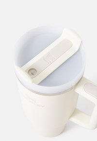 Stanley THE QUENCHER H2.O FLOWSTATE™ TUMBLER UNISEX - Drikkeflaske - cream tonal